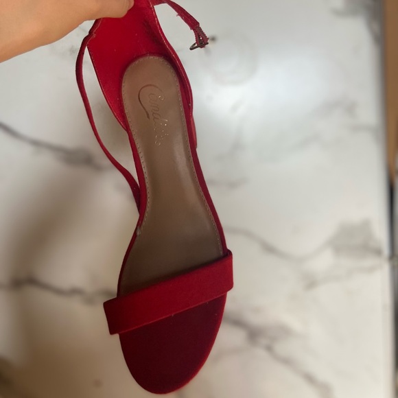 RED LOW HEELS SIZE 7 1/2 - Picture 3 of 4